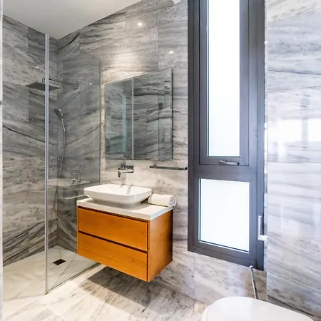 Laurus 2 By Ezoria Βίλα