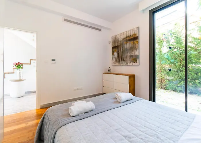 Villa Laurus 2 By Ezoria *