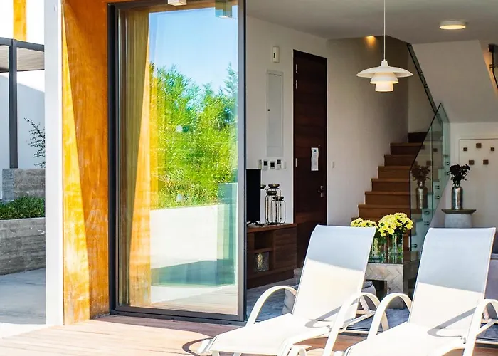 Laurus 2 By Ezoria Villa Paphos