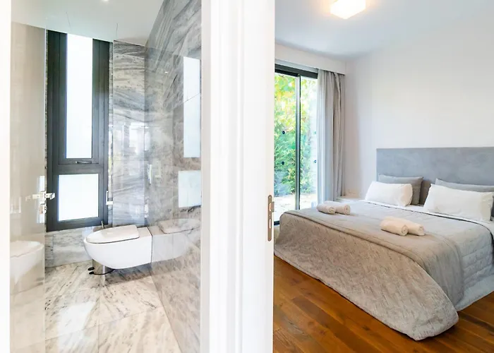 Laurus 2 By Ezoria * Paphos