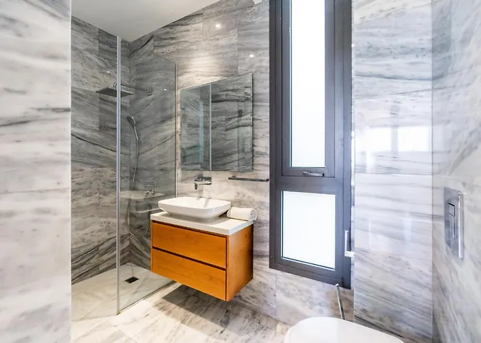 Laurus 2 By Ezoria Villa