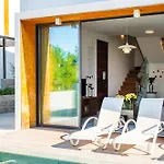 Laurus 2 By Ezoria Villa Paphos