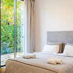 Villa Laurus 2 By Ezoria