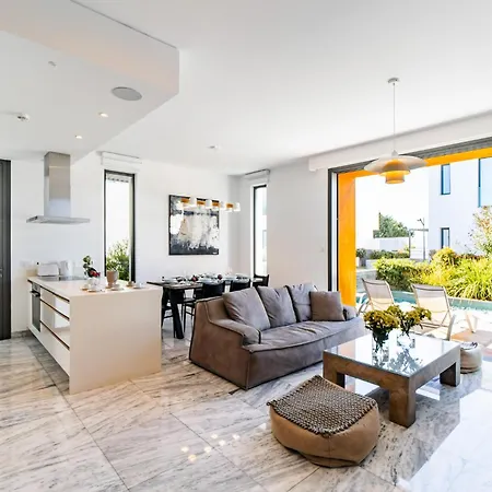 Laurus 2 By Ezoria *