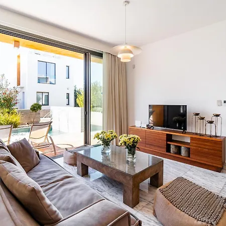 Laurus 2 By Ezoria *