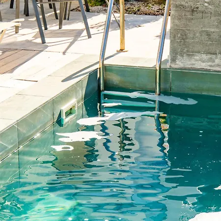 Villa Laurus 2 By Ezoria