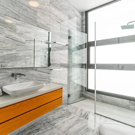 Laurus 2 By Ezoria Vila