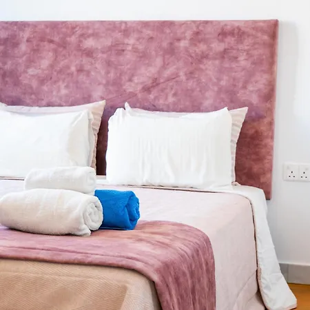 Laurus 2 By Ezoria Paphos