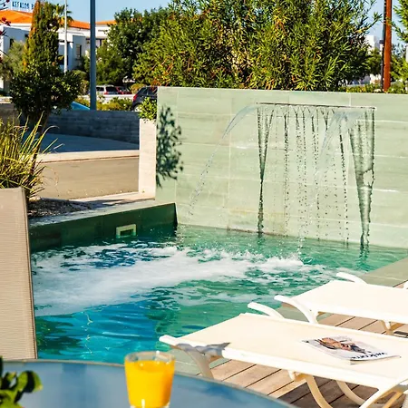 Laurus 2 By Ezoria Vila *