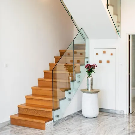 Laurus 2 By Ezoria *