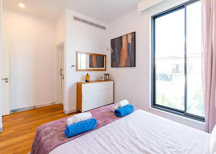 Villa Laurus 2 By Ezoria Paphos