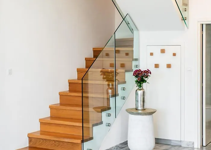 Laurus 2 By Ezoria *