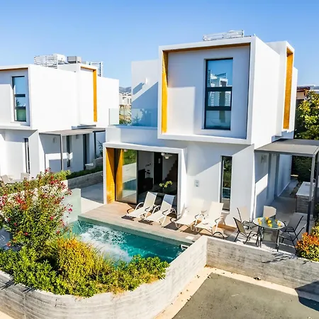 Villa Laurus 2 By Ezoria